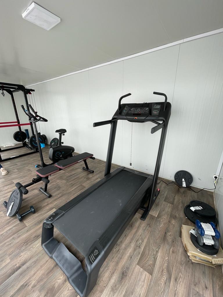 Superbe Studio  à louer à OASIS  jamais habité — 6