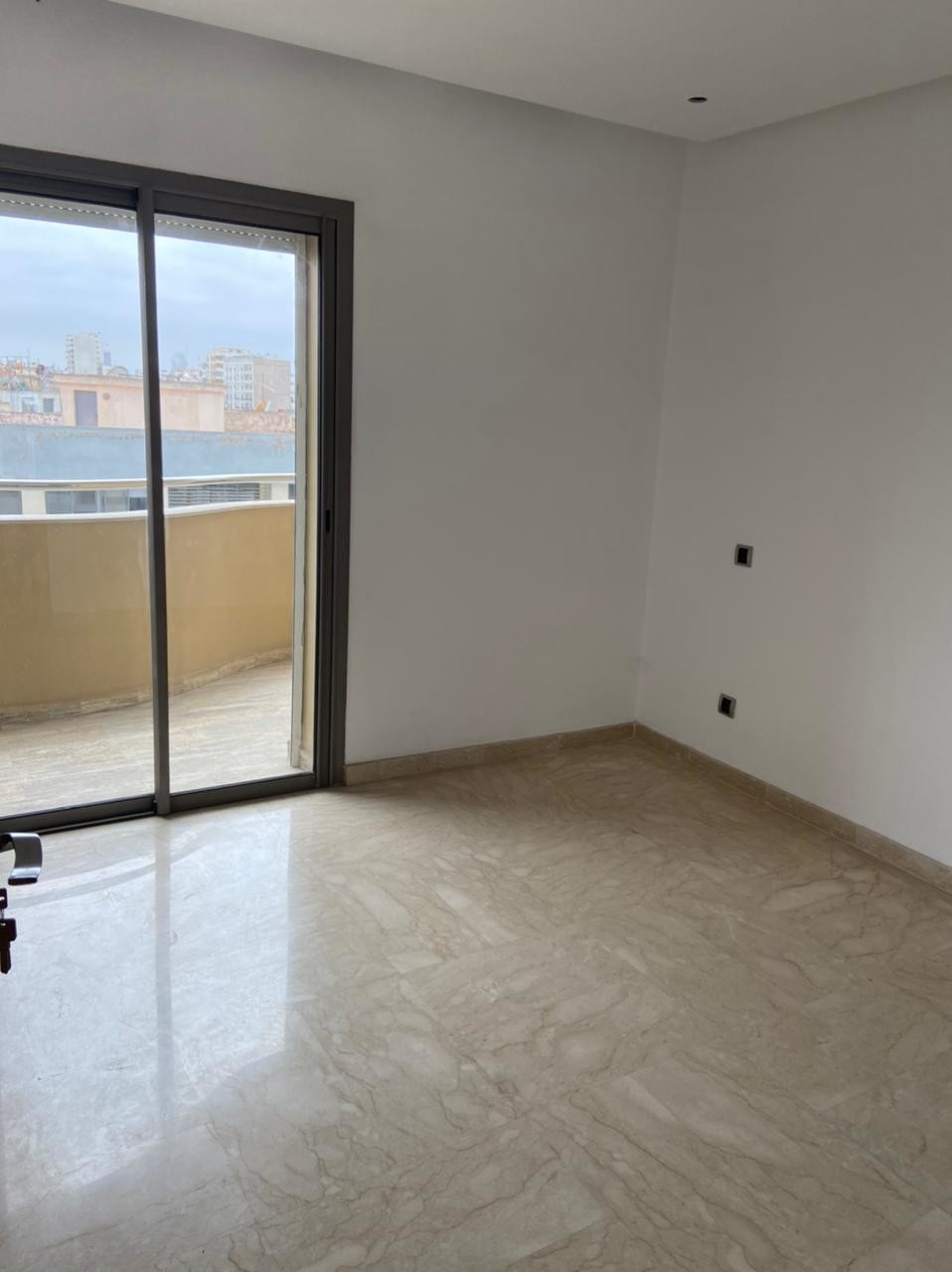 Bel appartement haut standing à vendre — 5