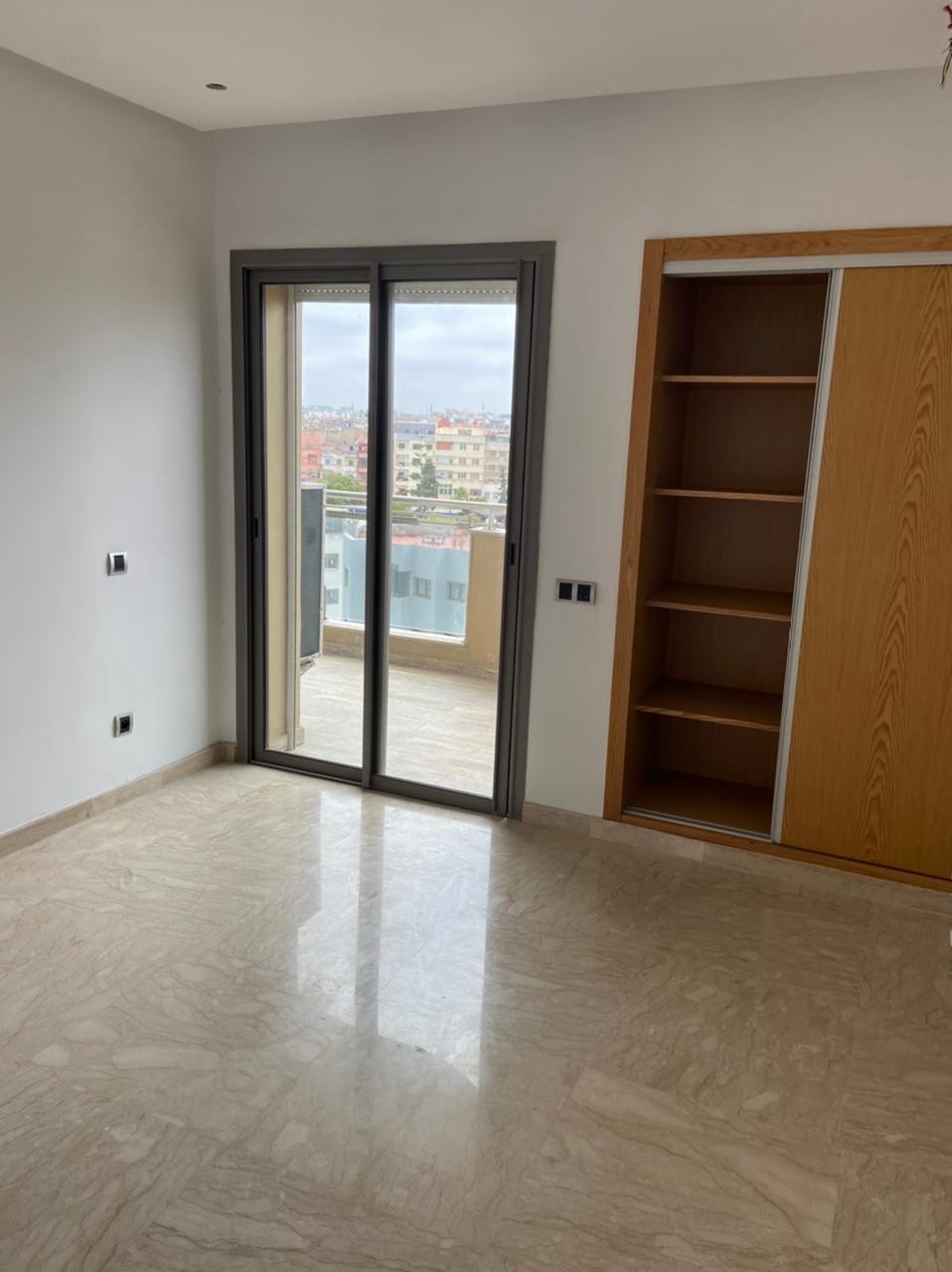 Bel appartement haut standing à vendre — 6