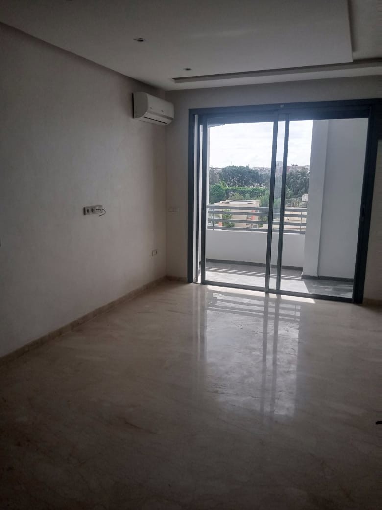 Joli studio haut standing en location — 2