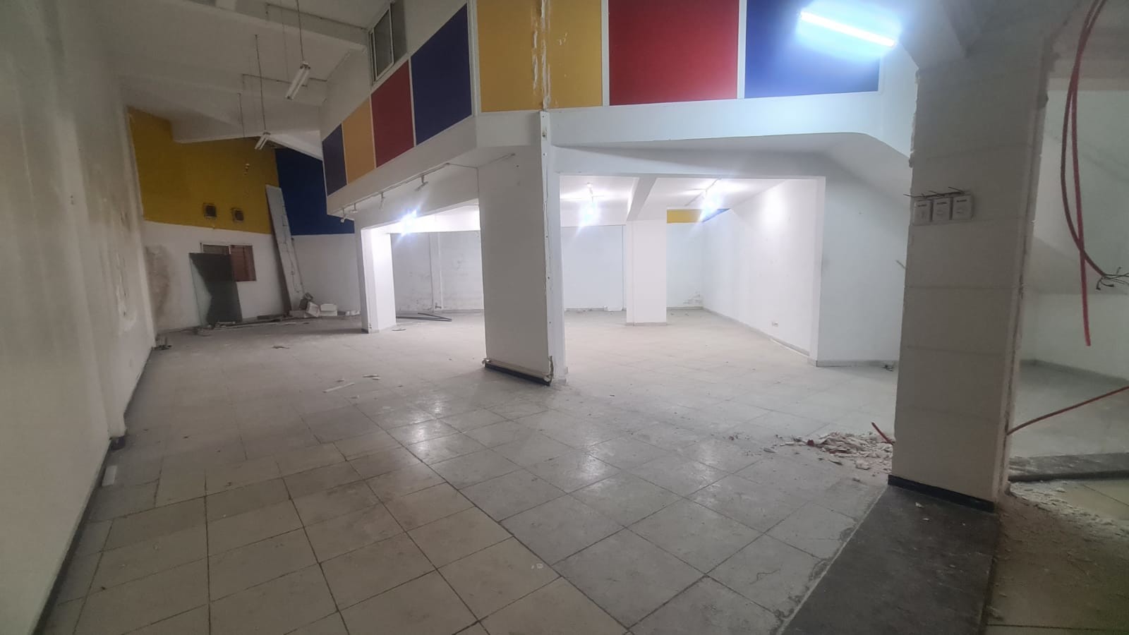 Locale commercial sur bd aïn taoujtate