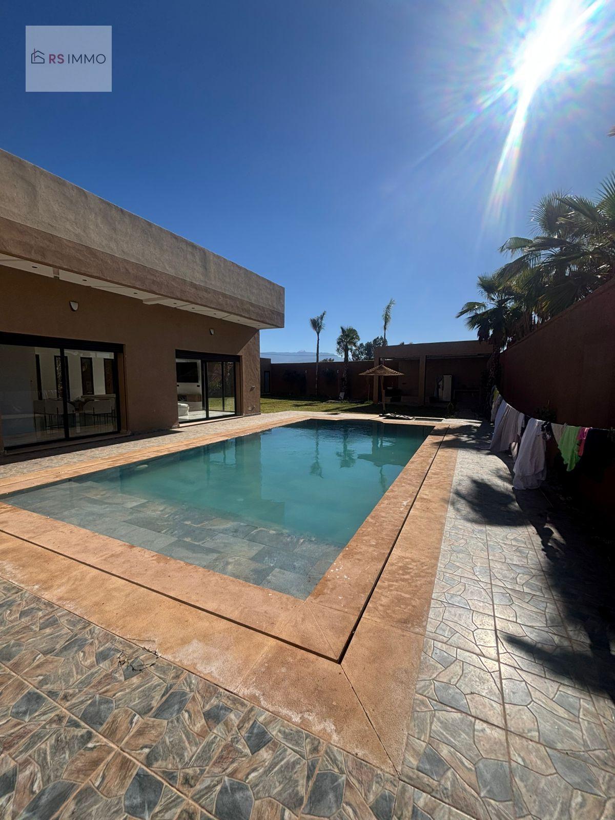 Villa Meublée à Vendre - Titrée et Prête à Habiter — 4