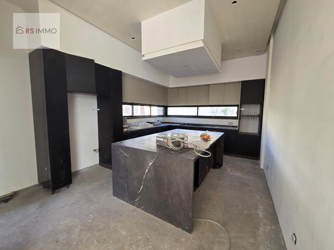 À VENDRE : VILLA MODERNE À 10 KM DE MARRAKECH — 3