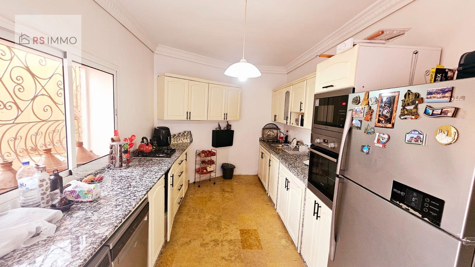 À VENDRE DUPLEX DE 306m² (COUR COMPRISE) — 4