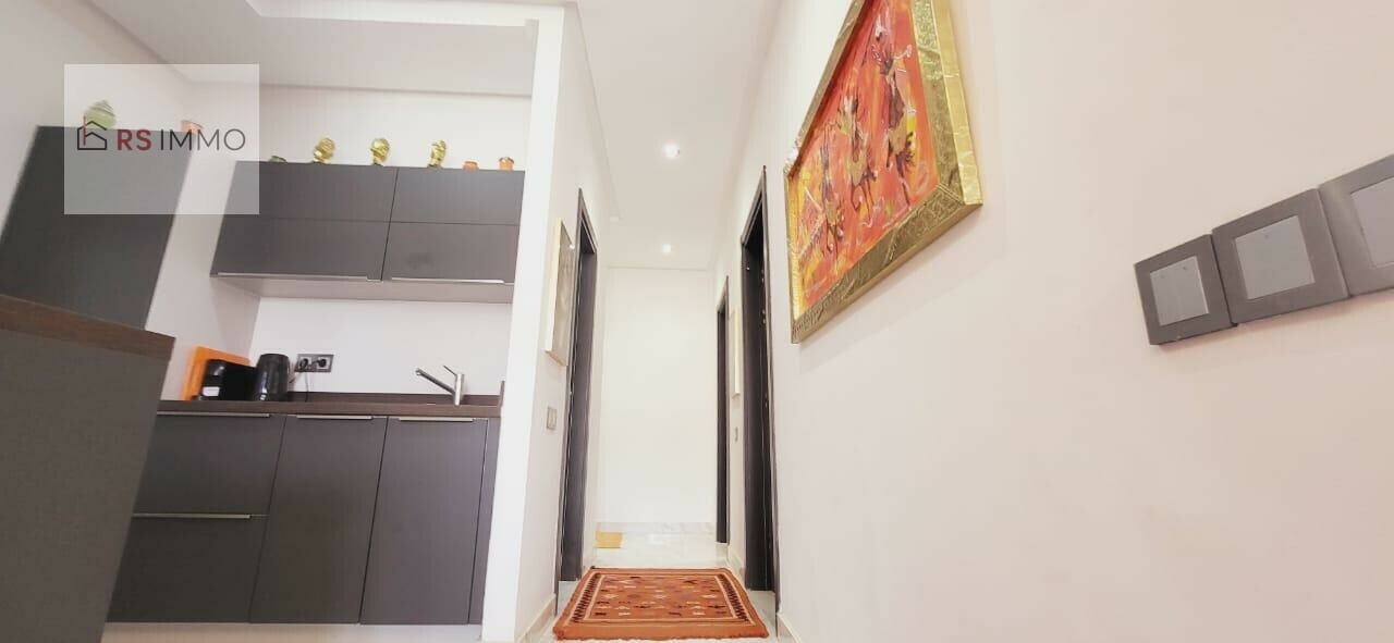 appartement a vendre sur la route de Ouarzazate a 4 minutes de l'école américaine//  200000 euro meublé — 4