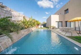 Villa de Prestige de 400 m² – Entièrement Meublée, 4 Chambres à Vendre — 2