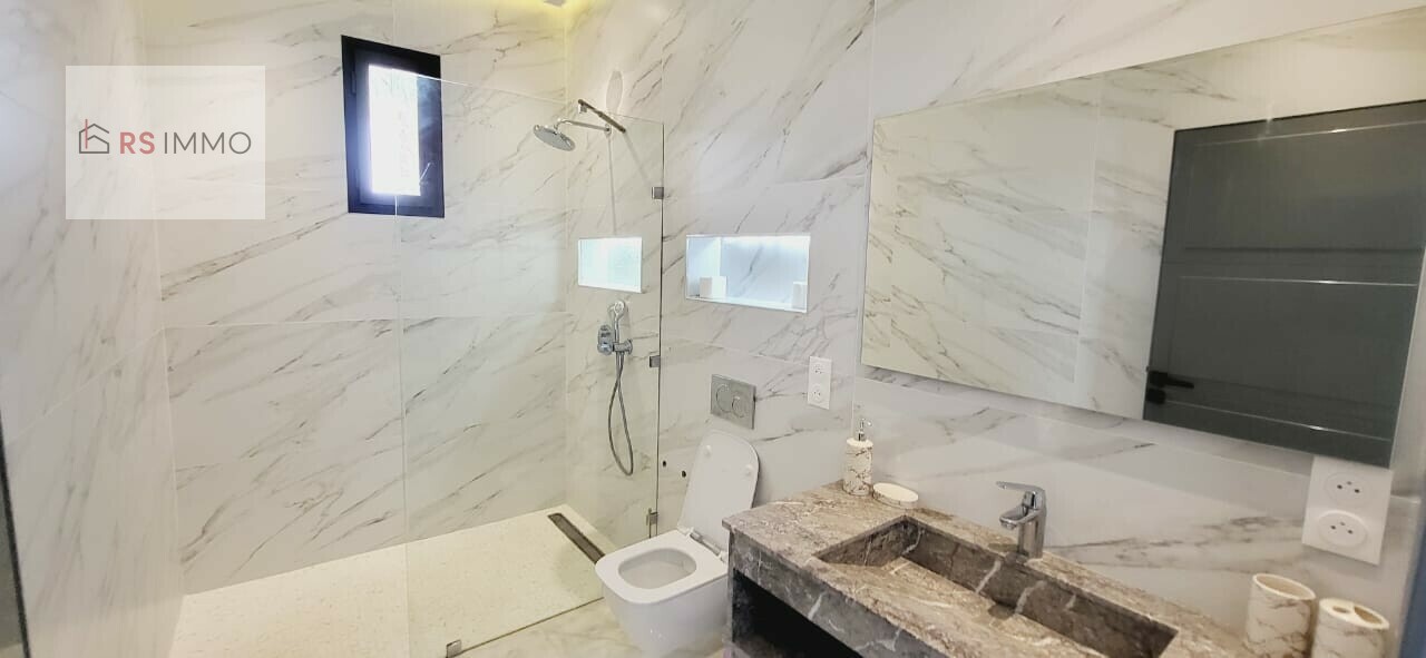 TRES BELLE VILLA A VENDRE SUR LA ROUTE DE OURZAZATE — 2