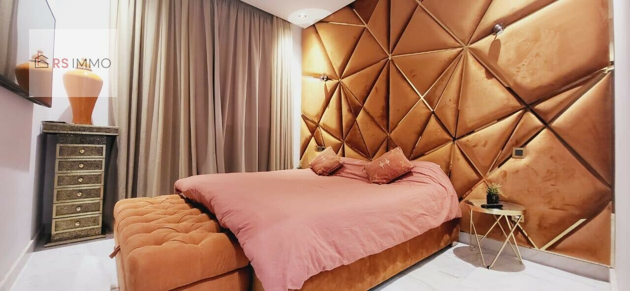 appartement a vendre sur la route de Ouarzazate a 4 minutes de l'école américaine//  200000 euro meublé — 2