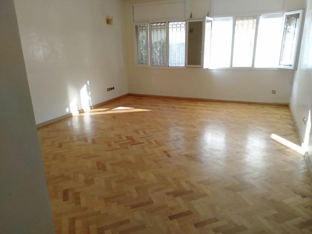 villa de 3 niveaux au quertier des ambassadeurs