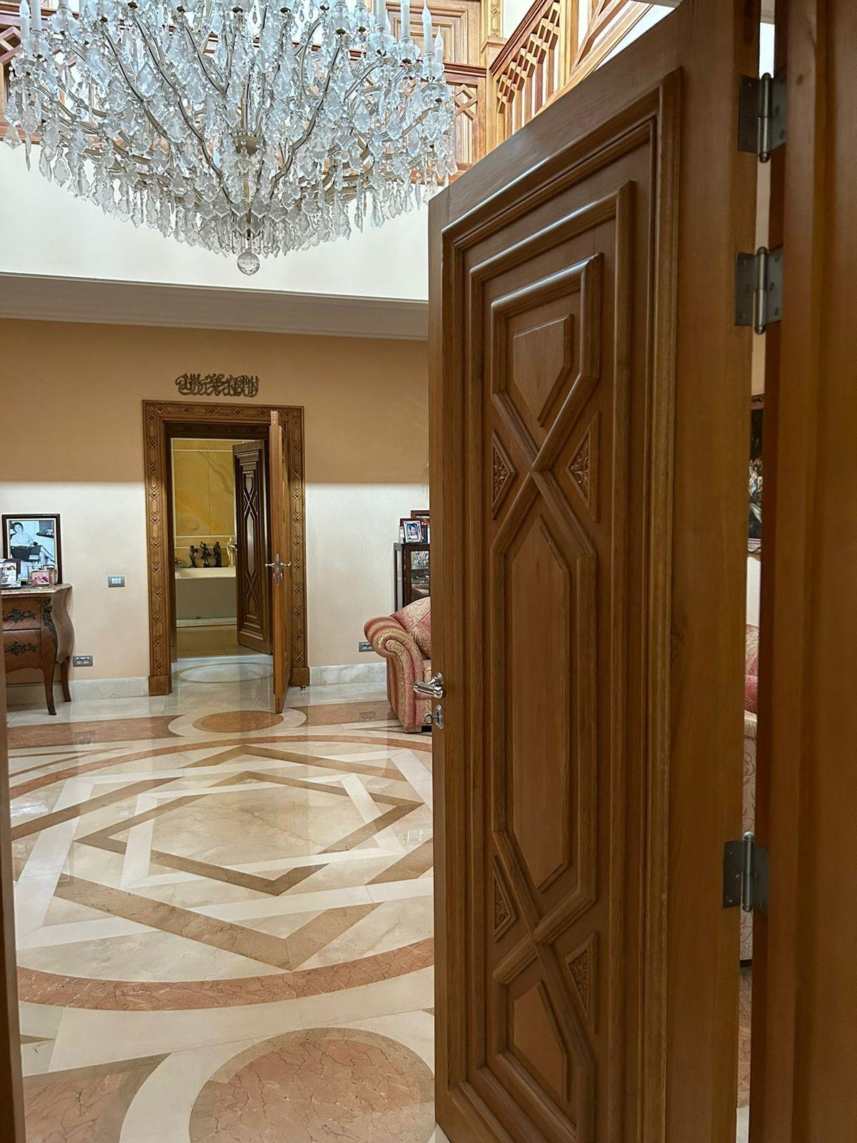 Villa 5100 m² f Ambassadeurs — 10