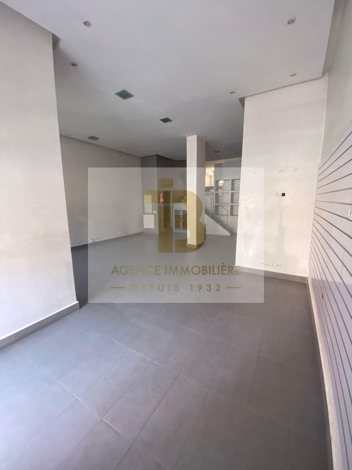Trés Beau local commercial a vendre — 4