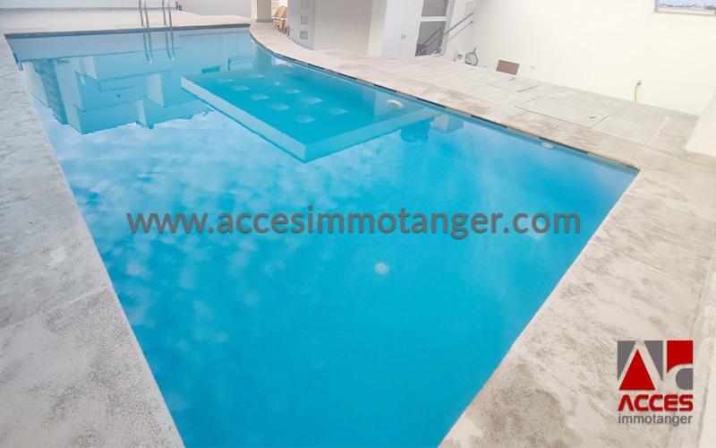 Villa avec piscine dans un quartier élégant — 2