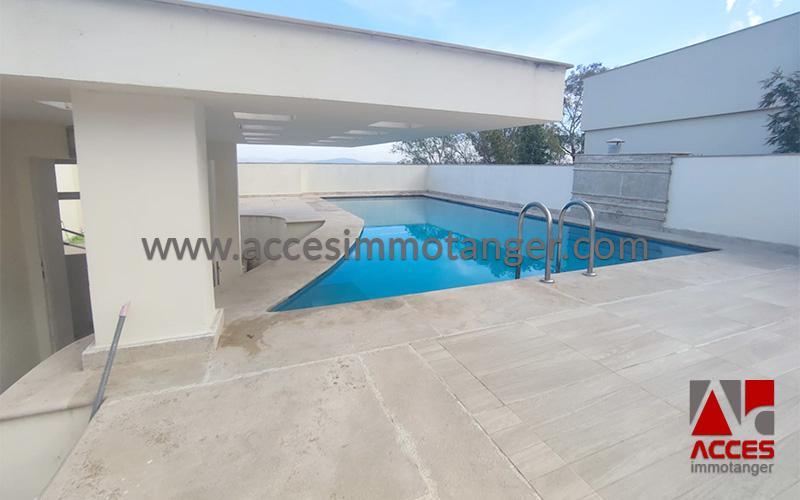 Villa avec piscine dans un quartier élégant — 3