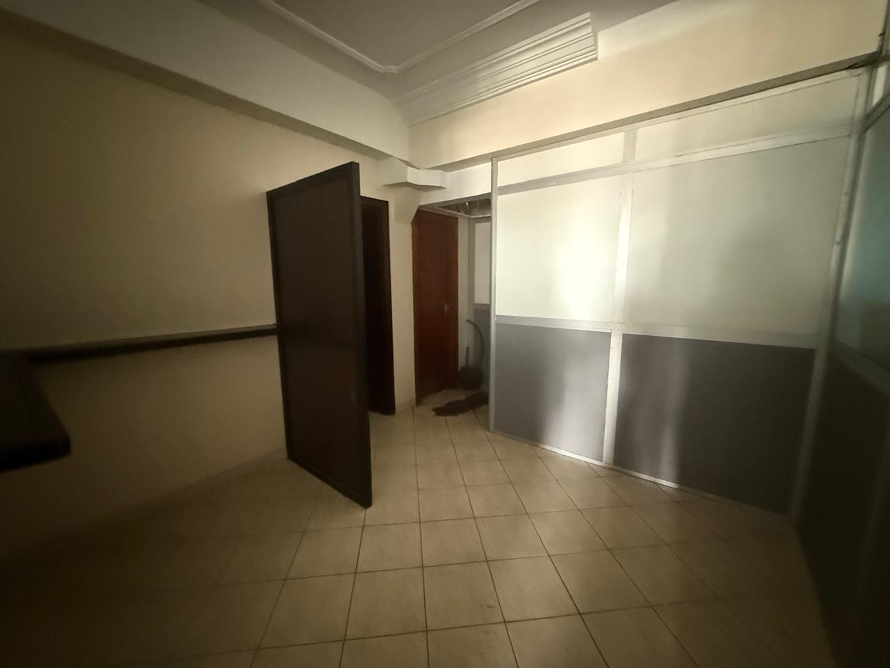 Centre ville 2 bureaux en location proche rond point chimicolor 58 m² — 4