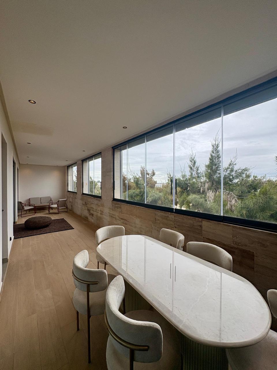 Appartement neuf et meublé bien situé en location — 6