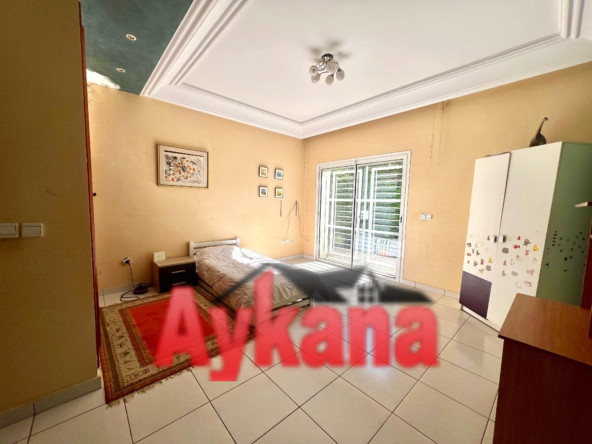 VENTE VILLA À RABAT SOUISSI — 4