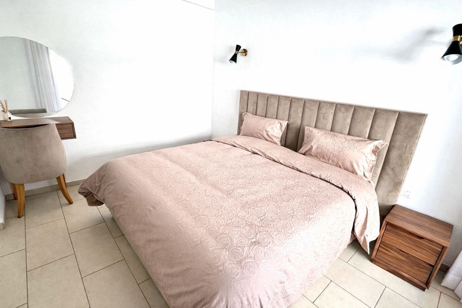 Appartement de standing neuf, meublé à louer à CFC — 5