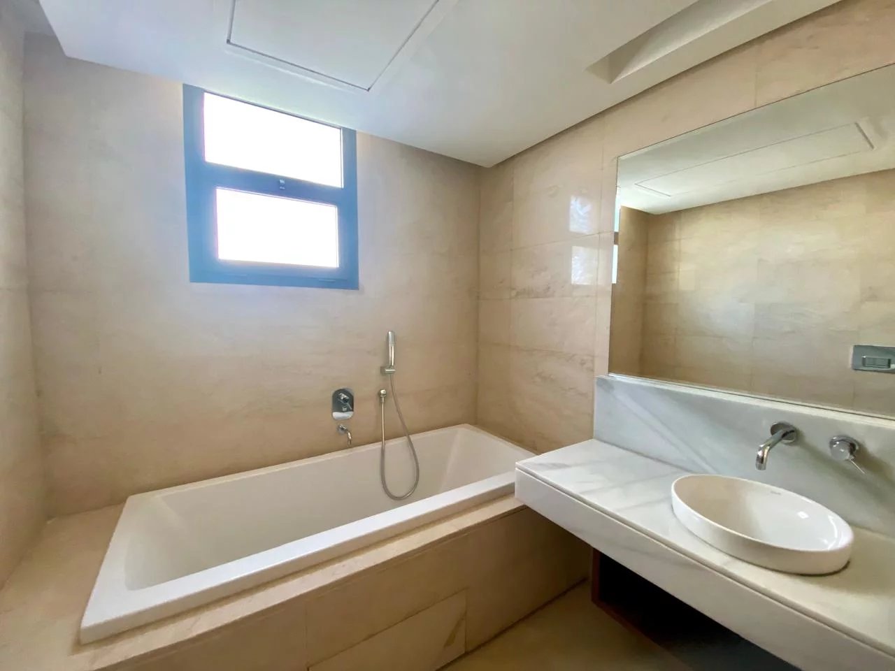 Appartement Moderne à Louer à L'Orangeraie, Souissi — 6