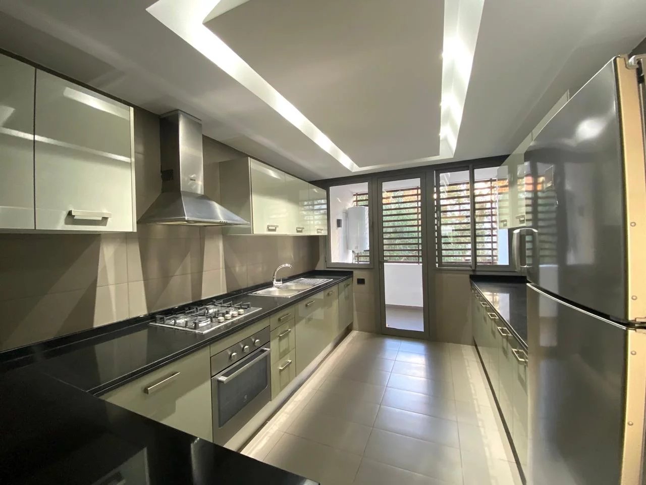 Appartement Moderne à Louer à L'Orangeraie, Souissi — 3