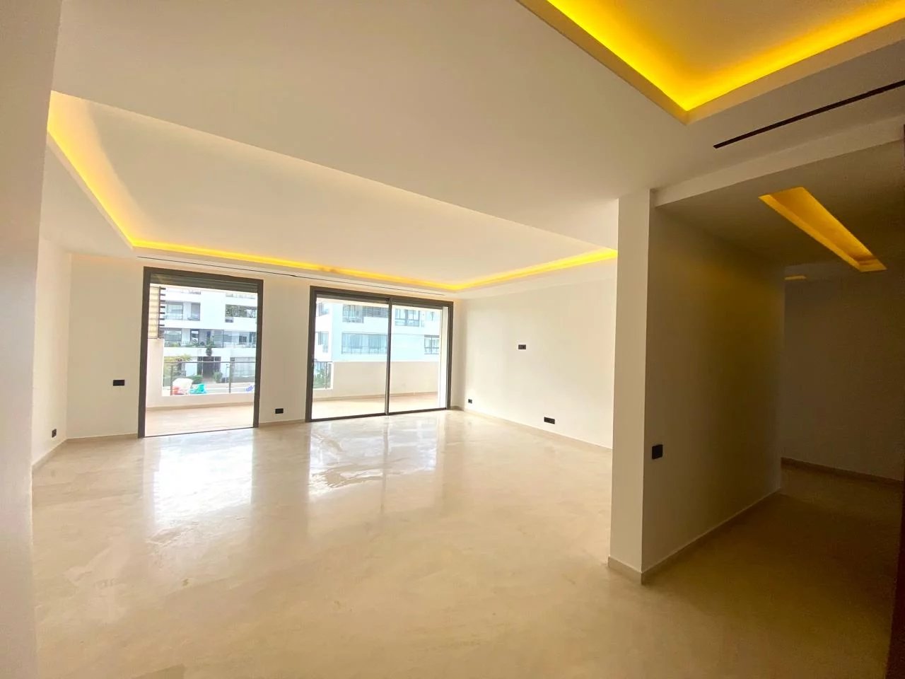 Appartement Moderne à Louer à L'Orangeraie, Souissi — 2