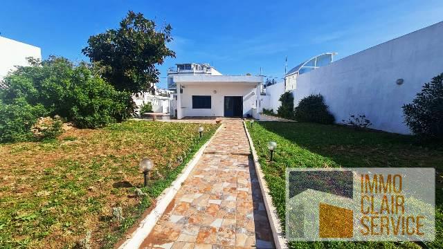 Villa à louer à Contrebandier — 3