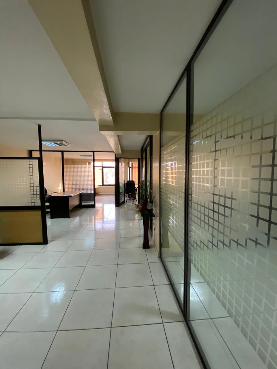 Bureau 210 m² à Boulevard Brahim Roudani — 8