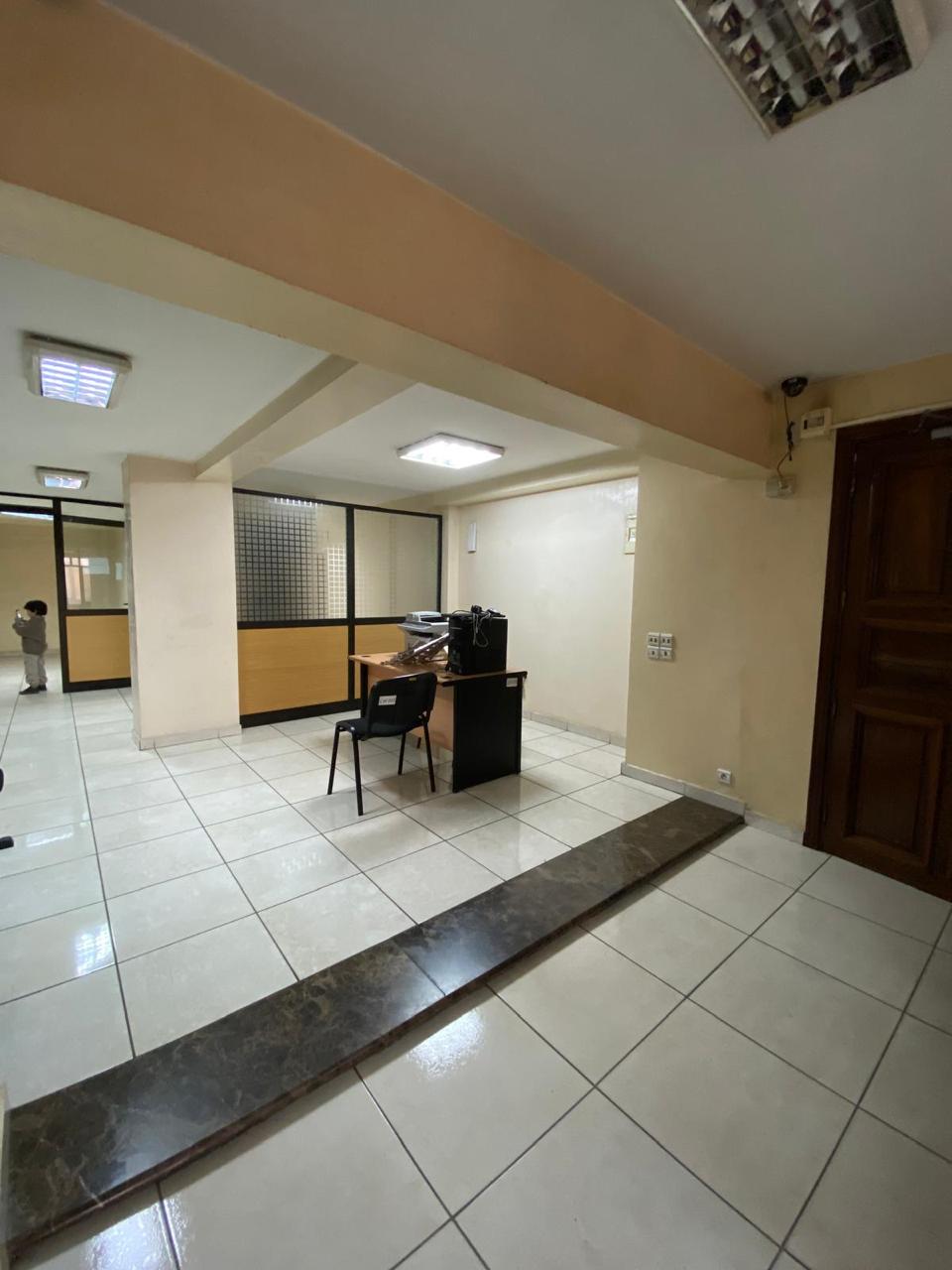 Bureau 210 m² à Boulevard Brahim Roudani — 7