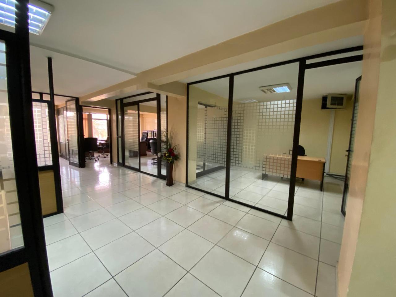Plateau bureau 210 m² Ibrahim Roudani