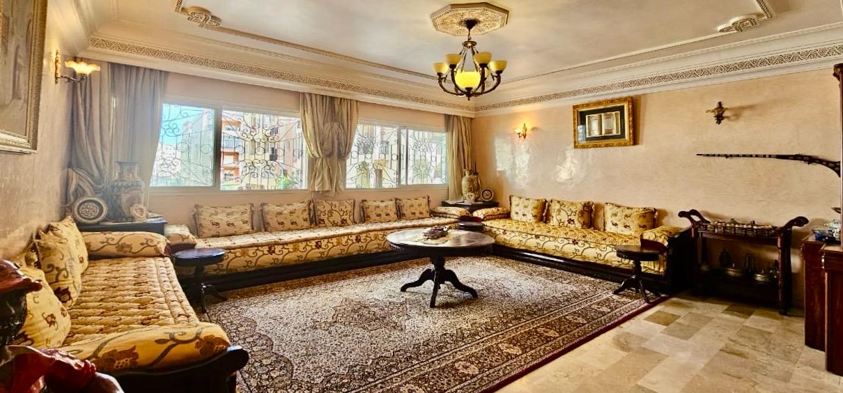 Grand appartement avec terrasse — 2