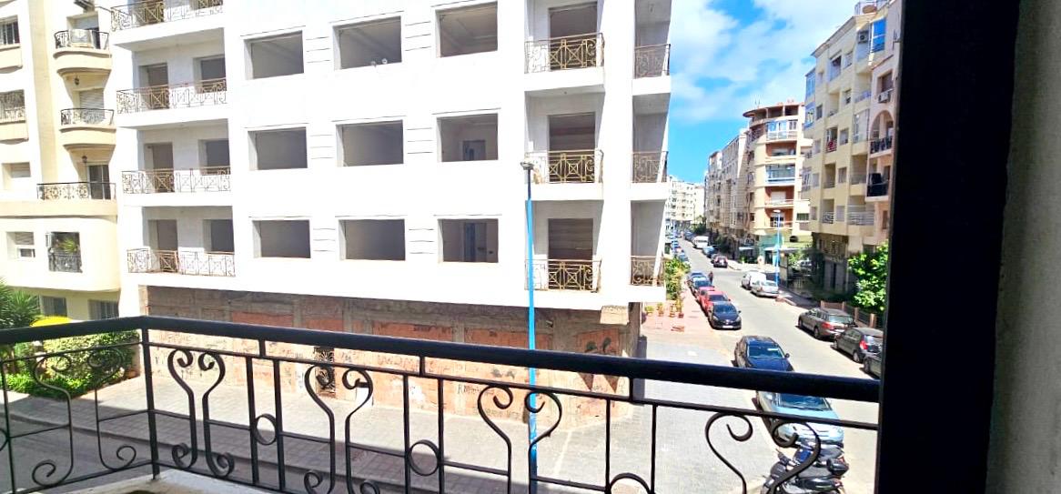 Grand appartement avec terrasse — 3