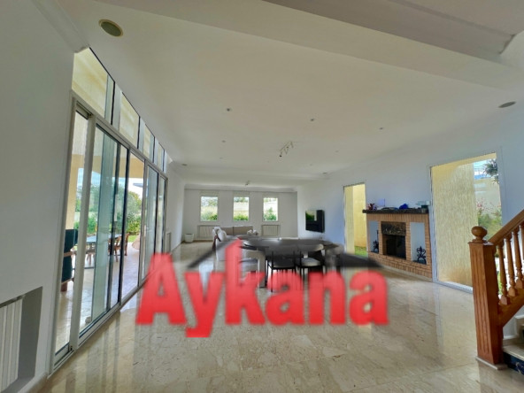 Villa 880 m² à El Menzeh — 9