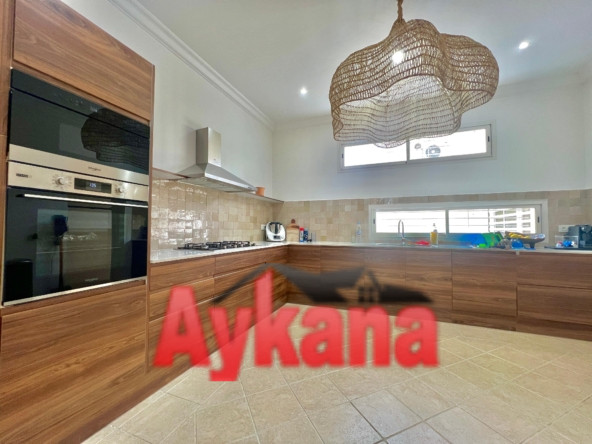 Villa 880 m² à El Menzeh — 10