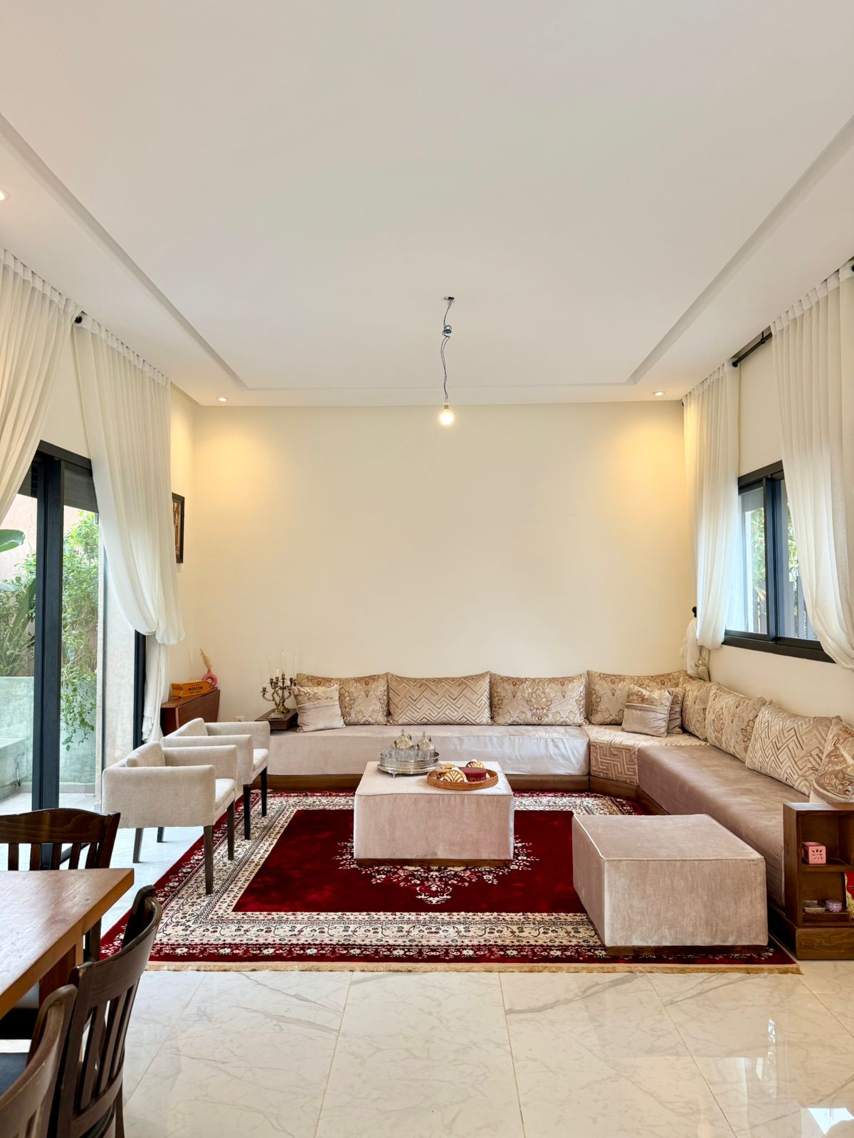 A Dar-Bouaaza location Villa d’angle meublée 4 CH — 5