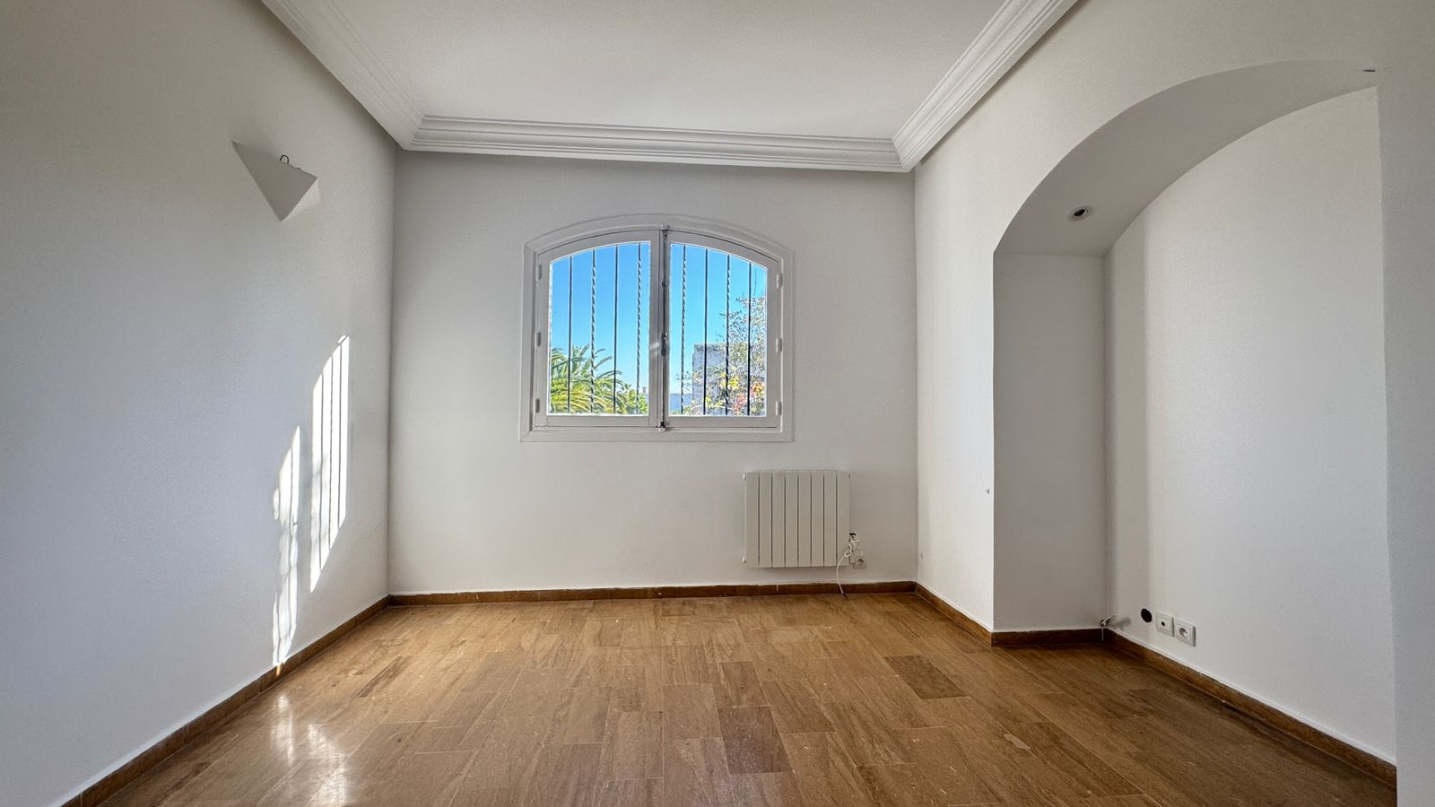 Jolie Villa vide à louer — 6