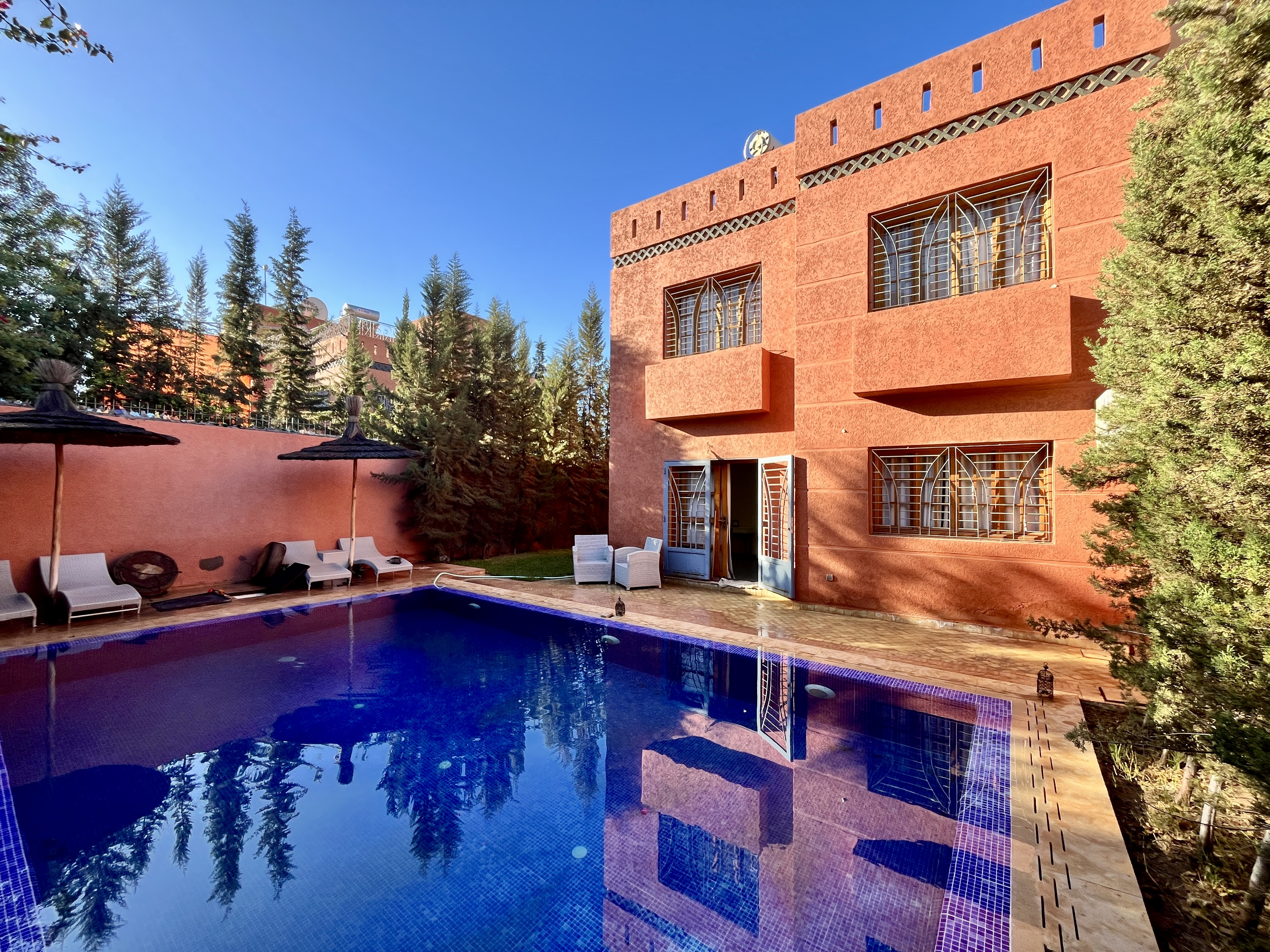 Villa meublée avec piscine privée – Tamansourt