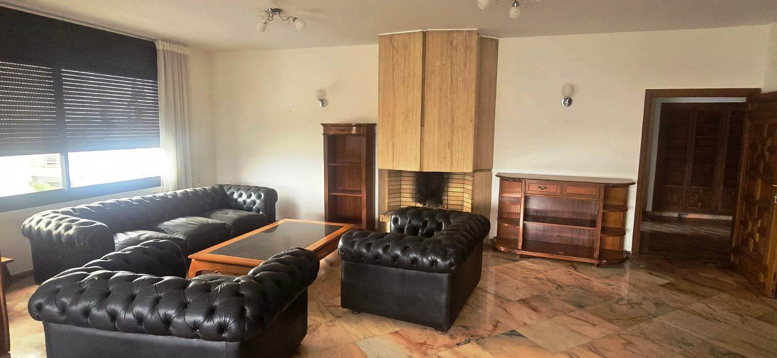 Appartement bien situé à louer au 4ème étage — 3