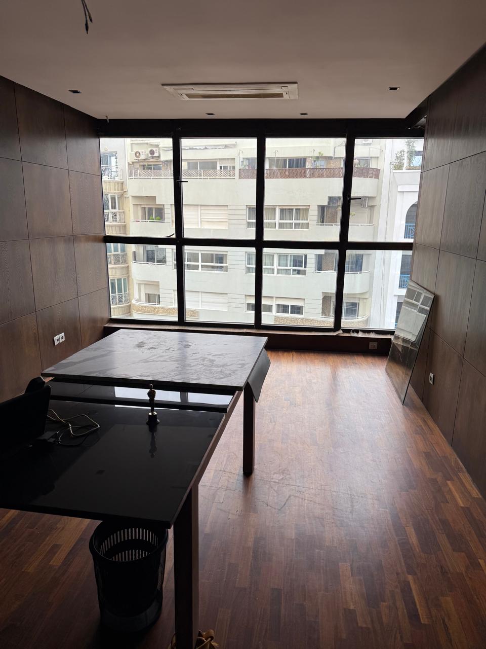 Racine, vente d’un bureau aménagé, 6ème 3 CH