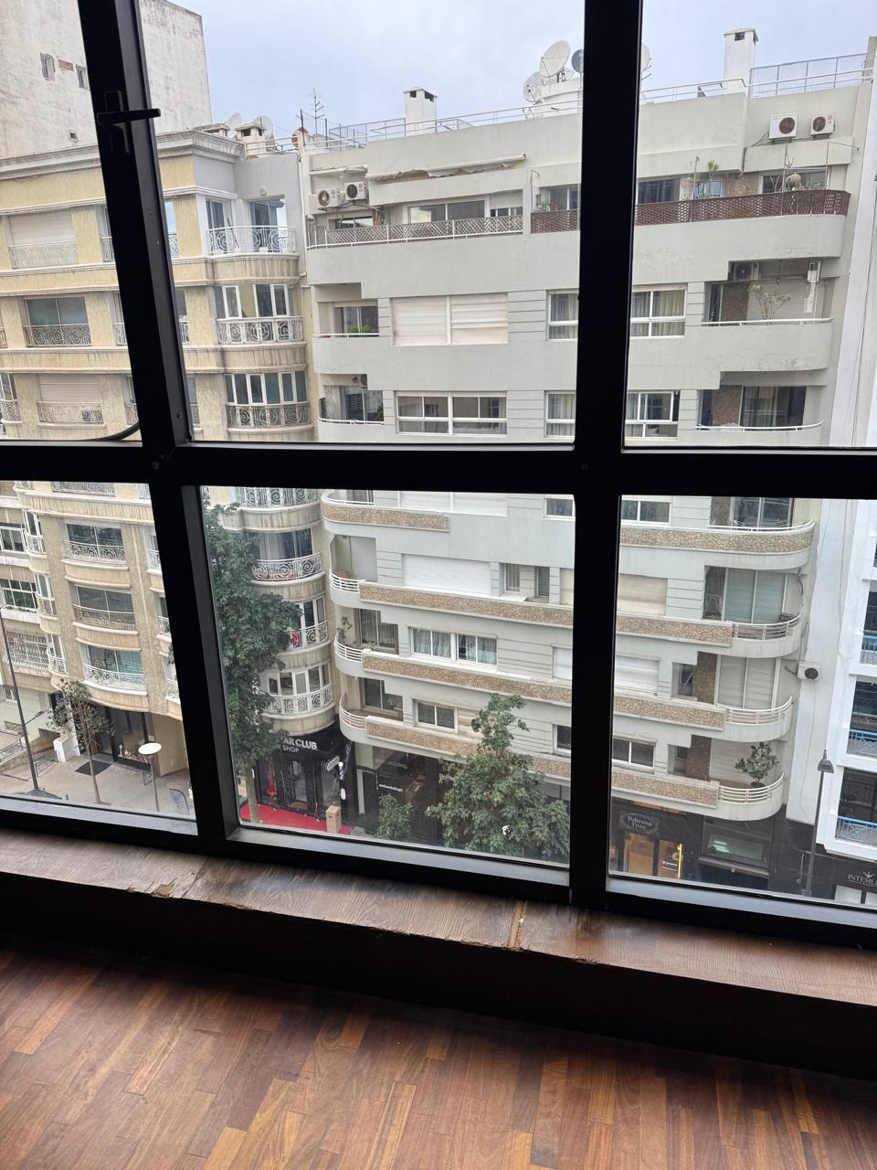 Racine, vente d’un bureau aménagé, 6ème 3 CH — 3