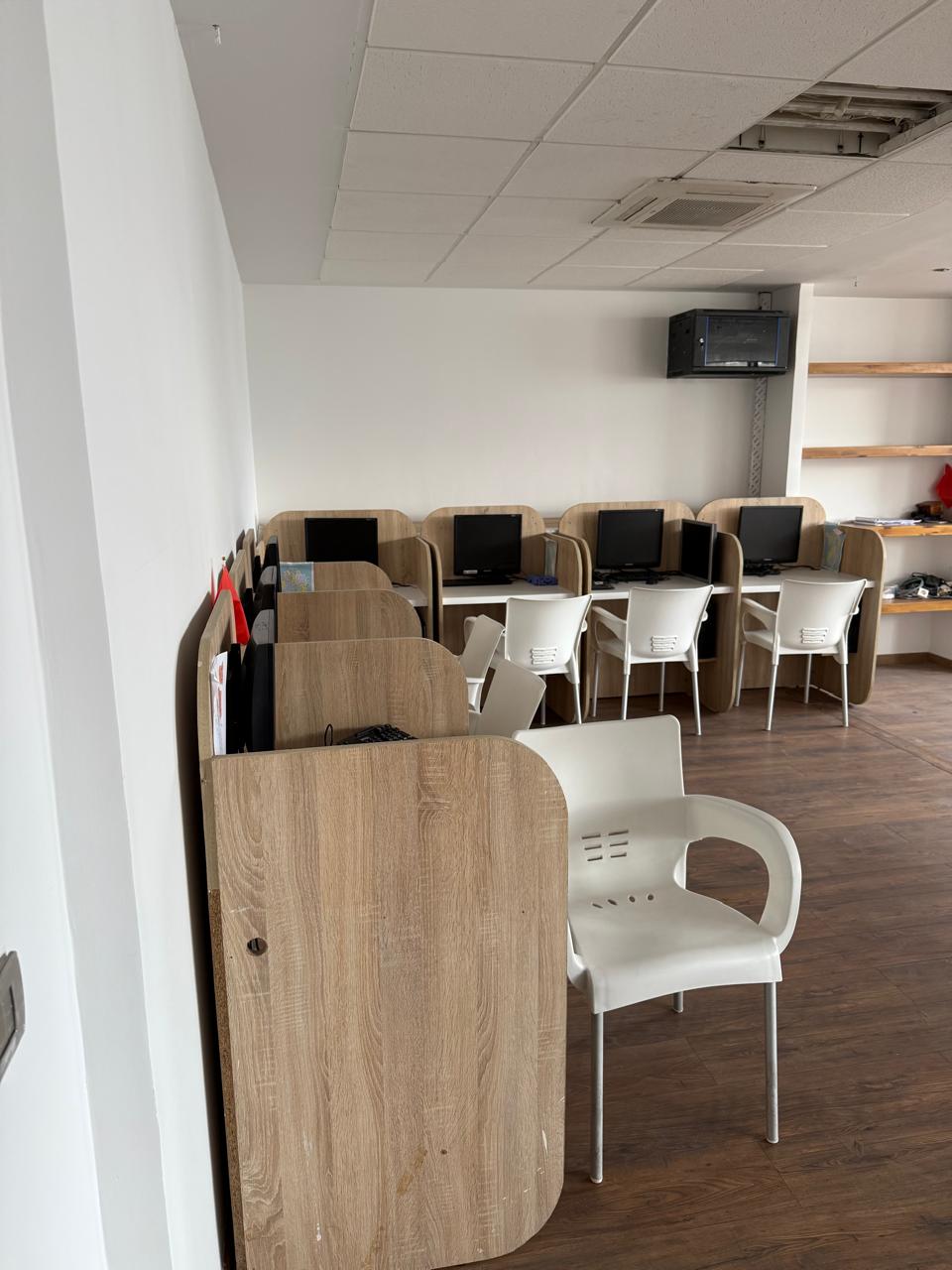 Racine, vente d’un bureau aménagé, 6ème 3 CH — 4