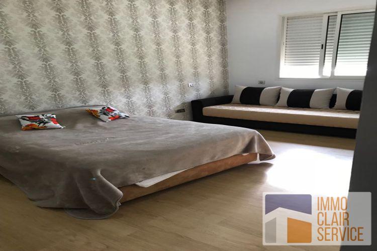 المنزل المكون من flats للاجارة.