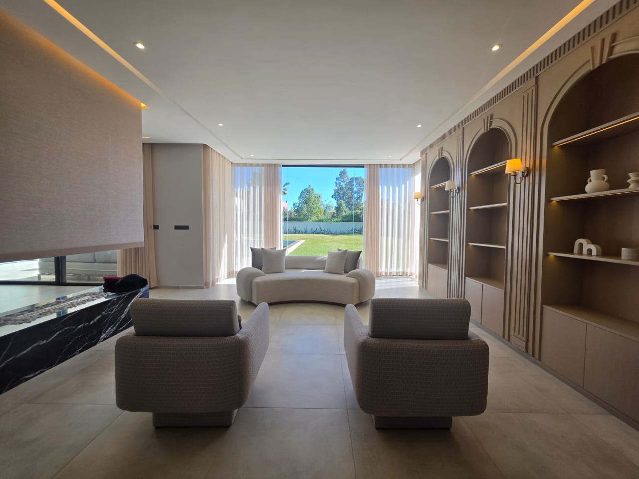 VILLA PLAIN-PIED MEUBLÉE À VENDRE – MARRAKECH — 3