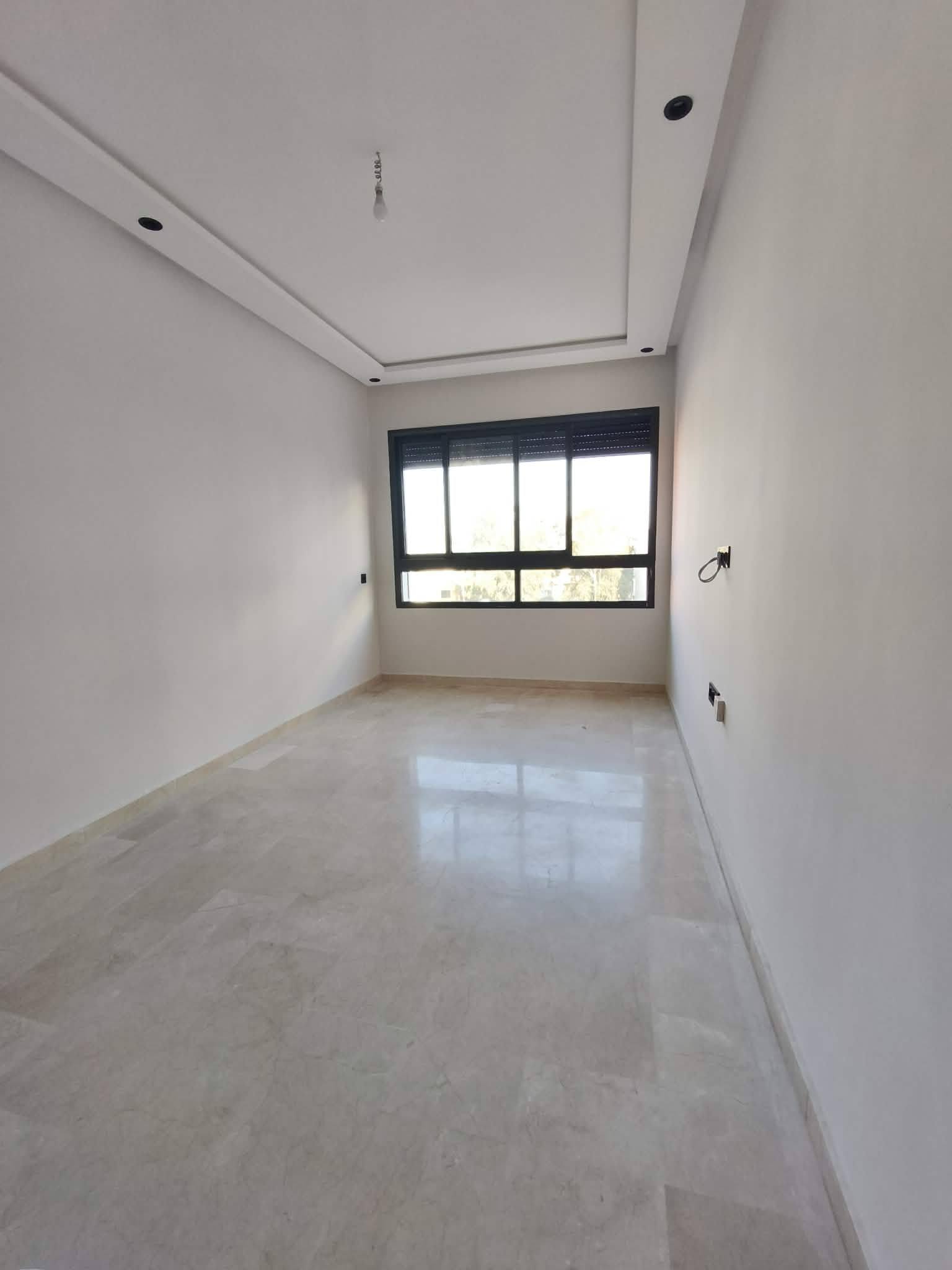 Studio neuf vide 50m² Laymoune 5000 Dh