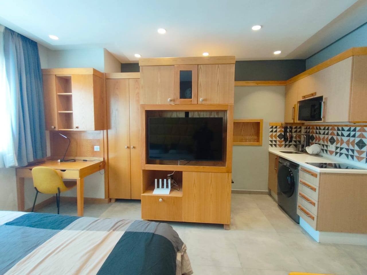 Studio meublé Fille Bourgogne 4500 Dh — 2
