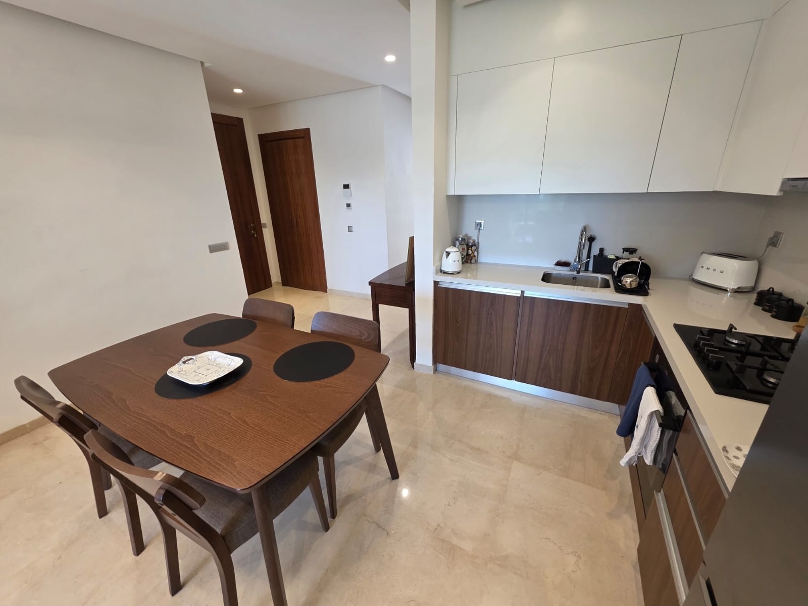 Appartement (3ème étage) de haut standing en location meublé — 5