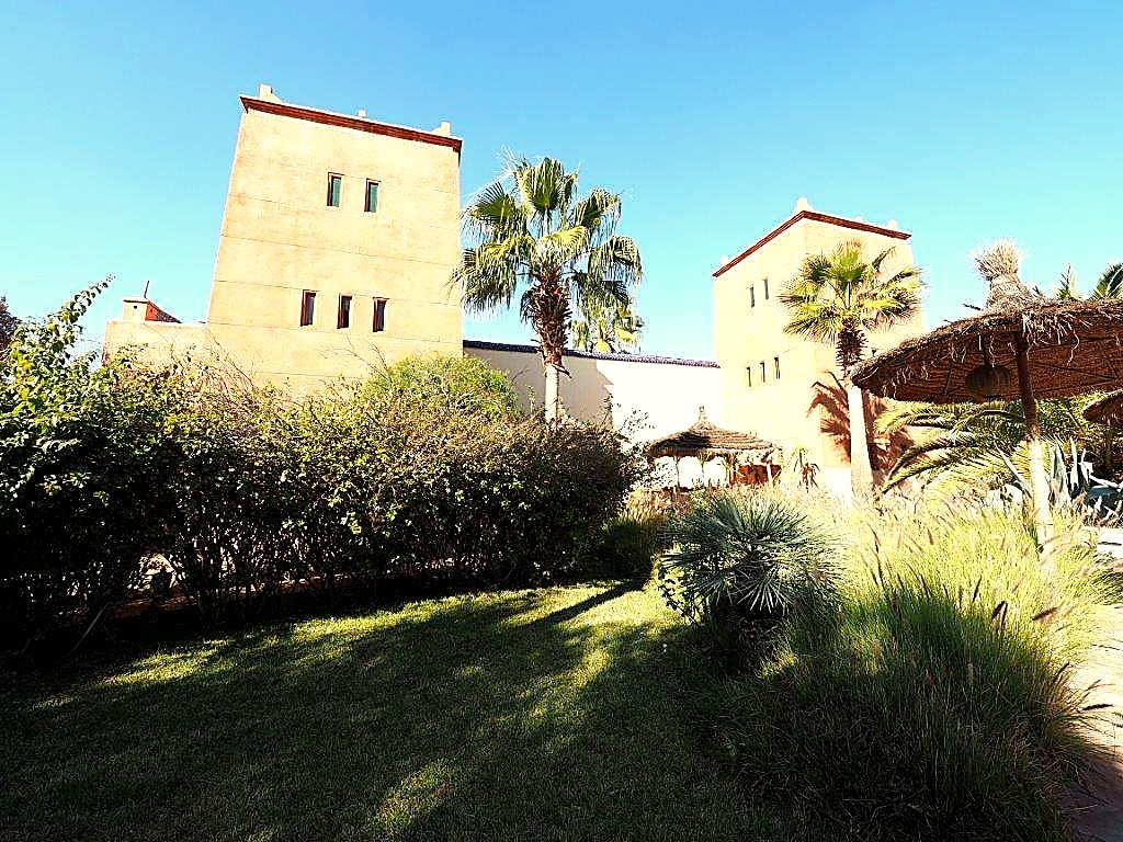 VILLA RIAD AVEC VNA SUR 1HA RT DU BARRAGE (SD1)