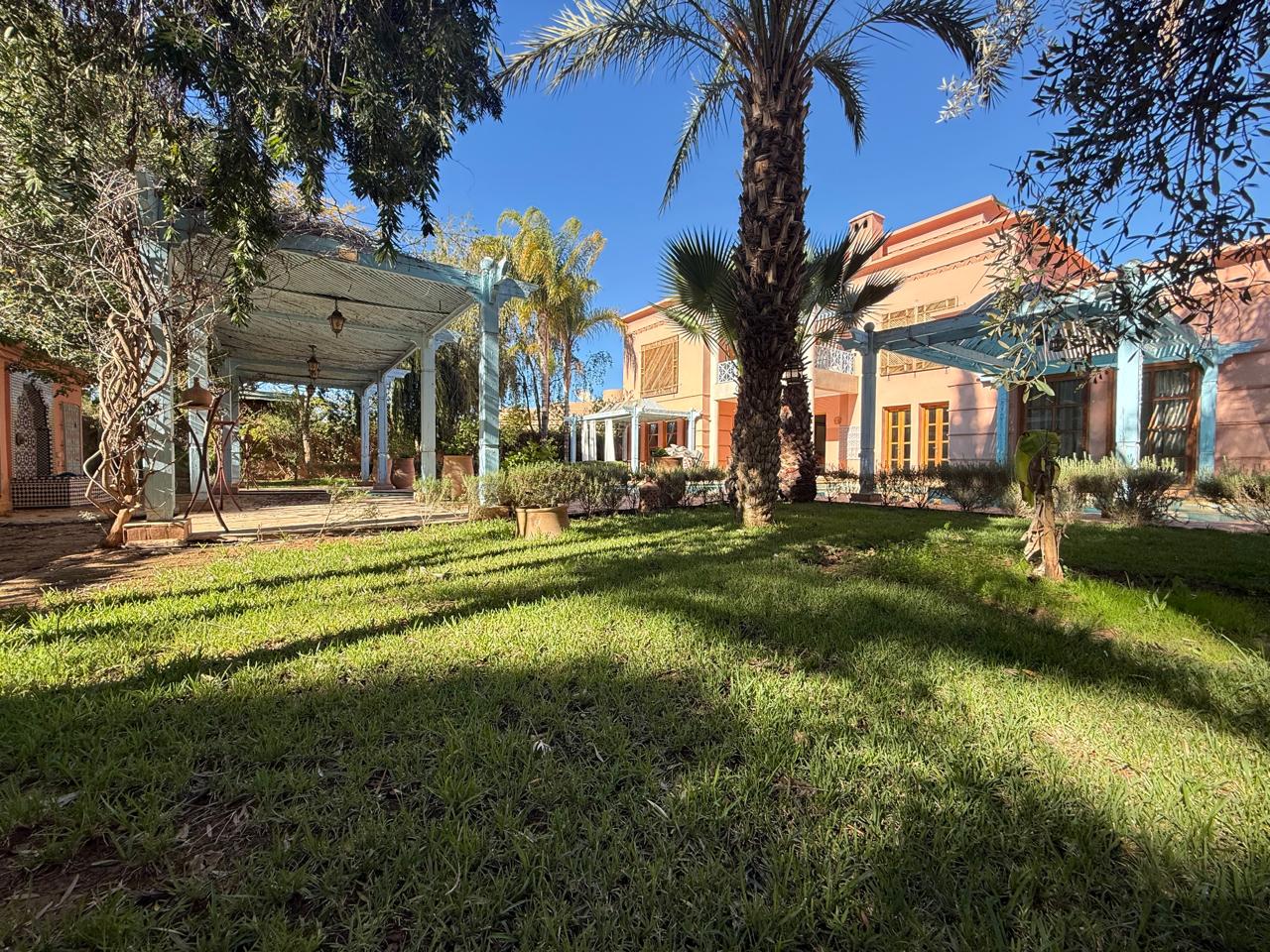 VILLA DE CHARME ALLIANT PRESTIGE &amp; ART DE VIVRE À AMELKIS, MARRAKECH