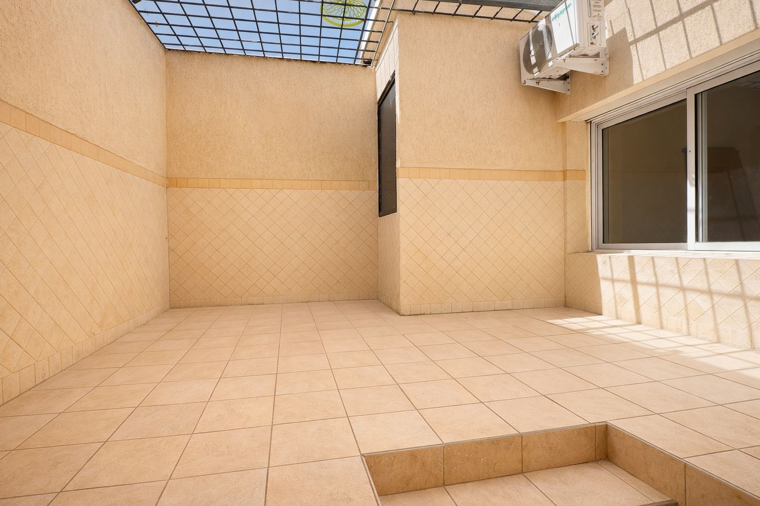 Duplex à vendre avec terrasse ensoleillée — 3