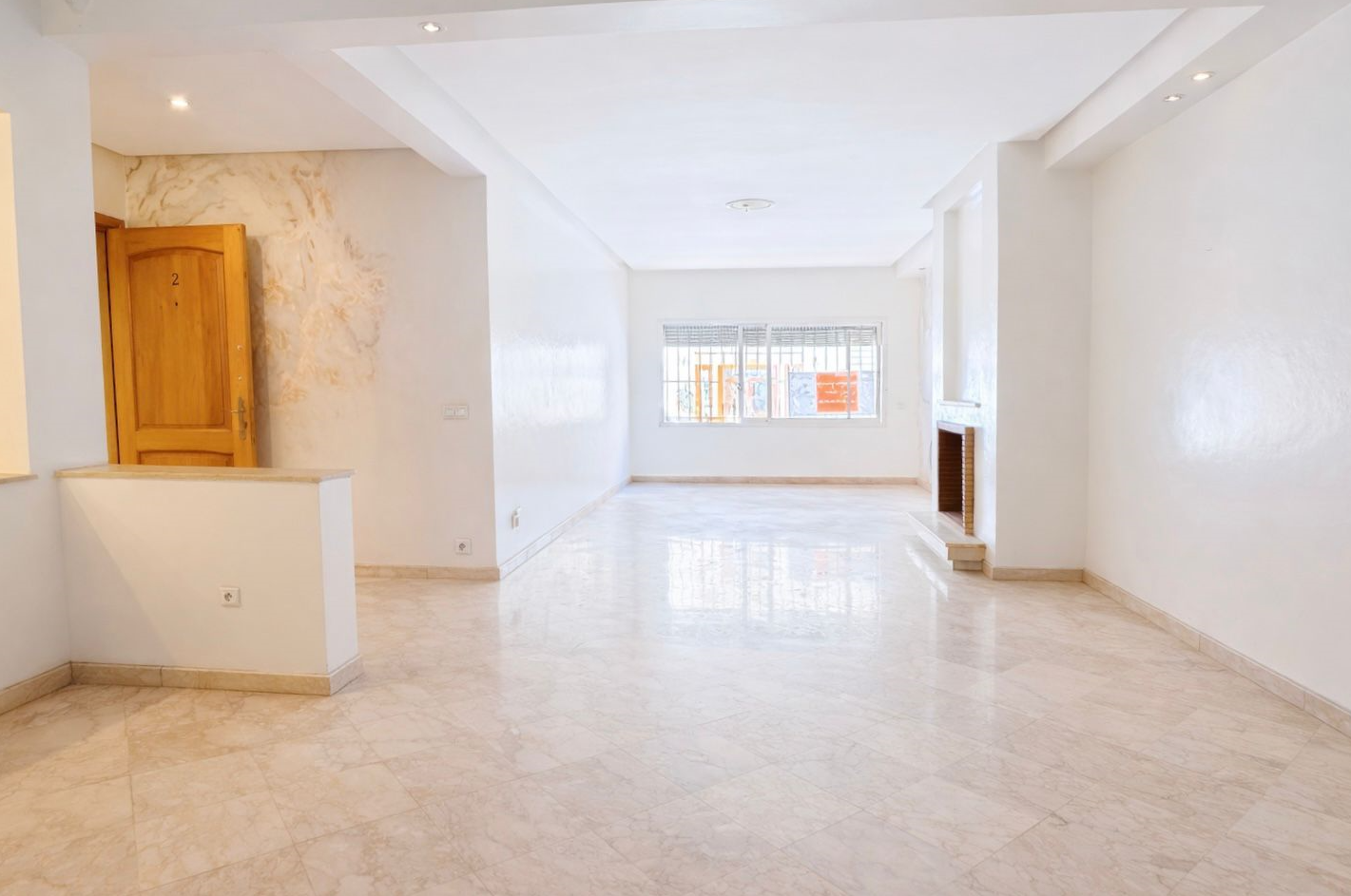 Duplex à vendre avec terrasse ensoleillée