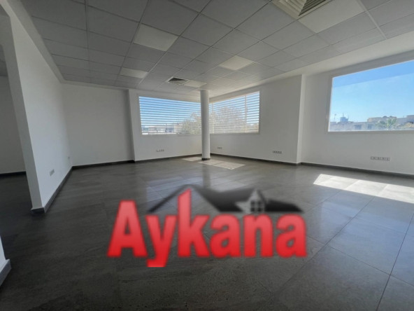 Bureau 1077 m² à Hay Al Fath — 10