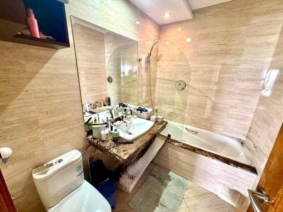 À Vendre à Dar Bouazza : Superbe Appartement Meublé avec Vue Mer  2CH — 3